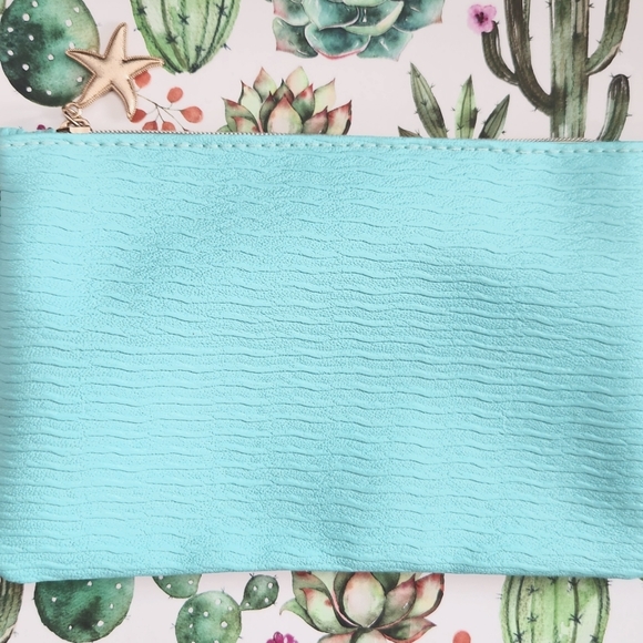 BUNDLE LARUCE Tapered Blending Brush LR007 + Ipsy Bag w/ Starfish Zipper Charm - Picture 6 of 6